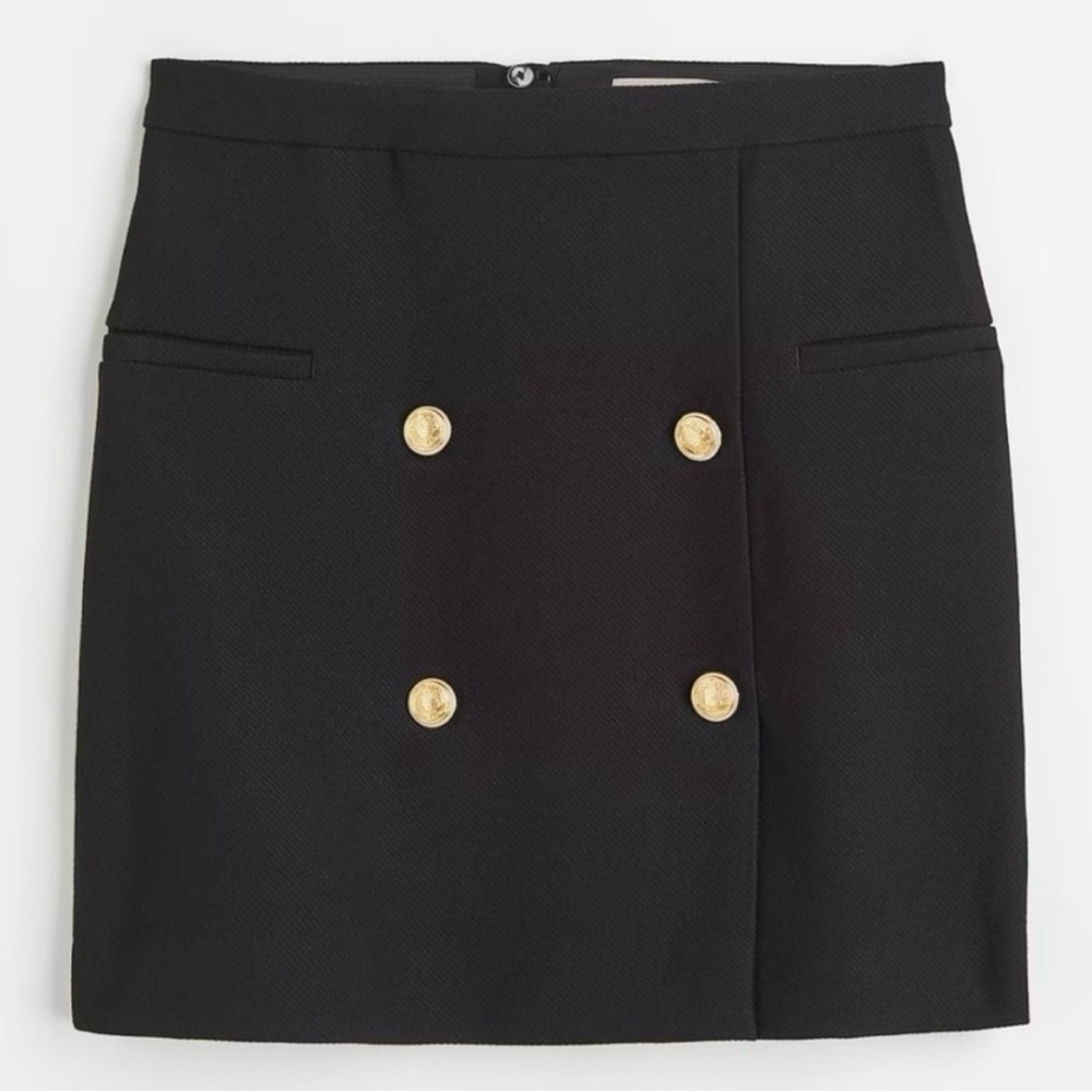 H&M- Black Knit Mini Skirt. Size: 6